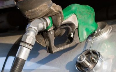 Petrobras baixou preço da gasolina em 30,1%, mas desconto não chegou a postos.