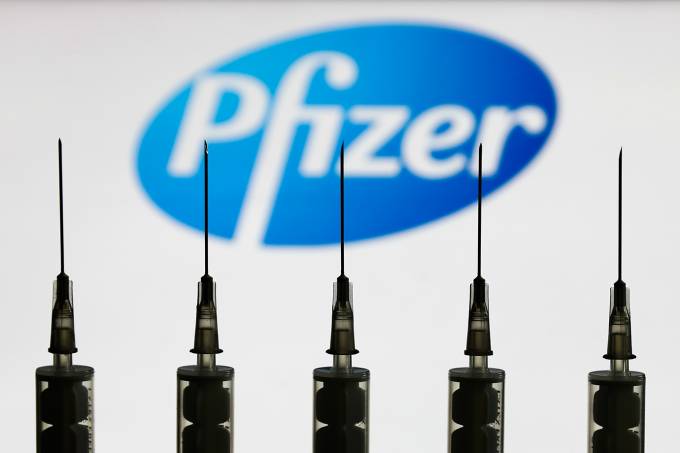 Vacina da Pfizer é 95% eficaz contra a covid-19, diz resultado final