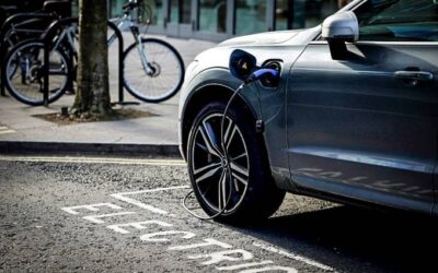 Fabricantes pretendem acabar com carros poluentes até 2040