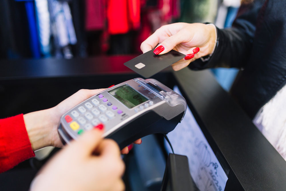 Segundo pesquisa, grande parte dos consumidores não conhecem os juros do rotativo do cartão de crédito