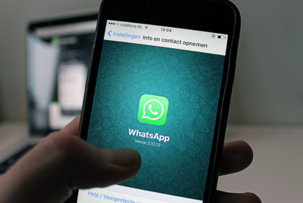 Usuários poderão reagir a mensagens no WhatsApp igual ao Instagram
