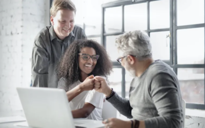 Veja as habilidades que empresas buscam nos funcionários acima de 50 anos