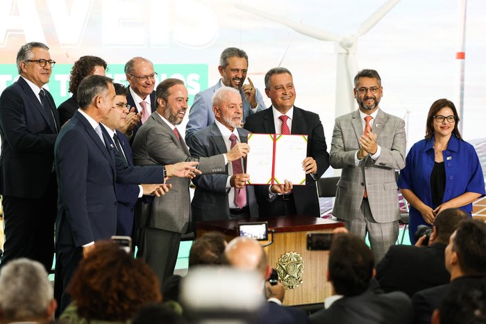 Lula assina MP que abre caminho para redução de até 5% da conta de energia