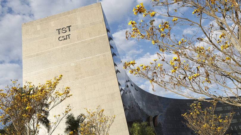 TST condena empresa por investigar vida financeira e antecedentes criminais de trabalhador
