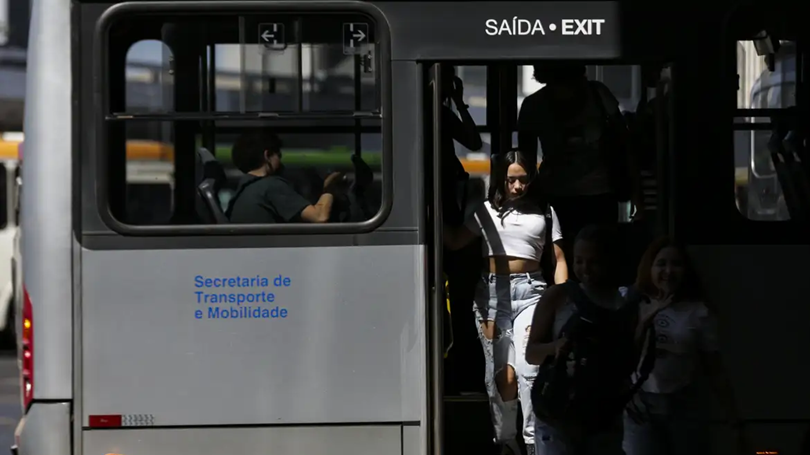 Ônibus urbanos do Rio terão orientações de combate ao assédio