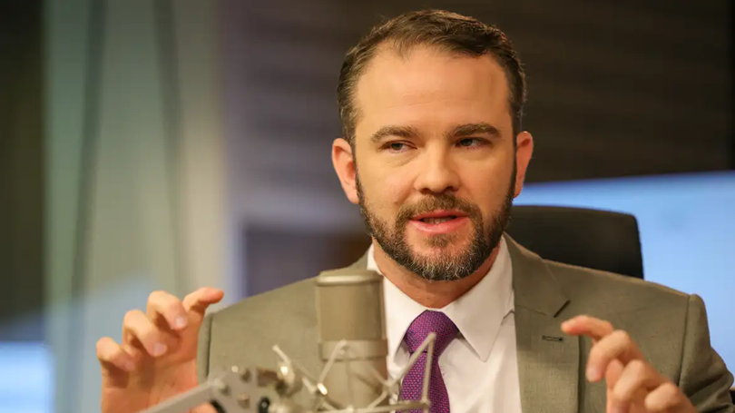 Produtividade permite reduzir jornada sem cortar salário, diz Durigan