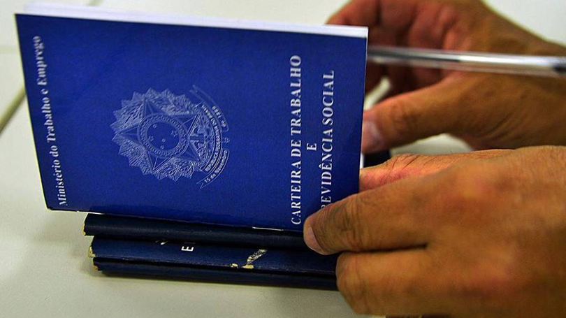 Mais de 40% das operações de consignado CLT são de renda de até dois salários