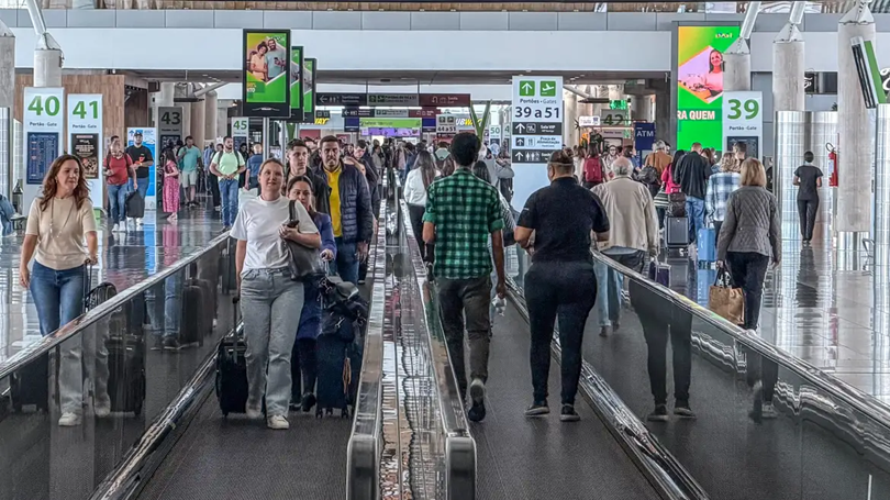 Setor de serviços fica estável em junho, mas acumula alta de 2% no primeiro semestre