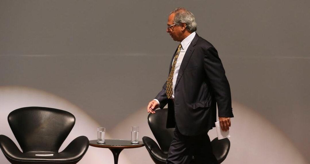 Guedes defende nova modalidade de contratação trabalhista