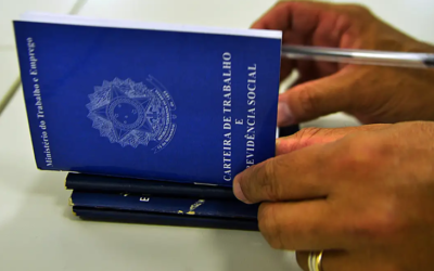 Pesquisa revela que brasileiro prefere emprego com carteira assinada